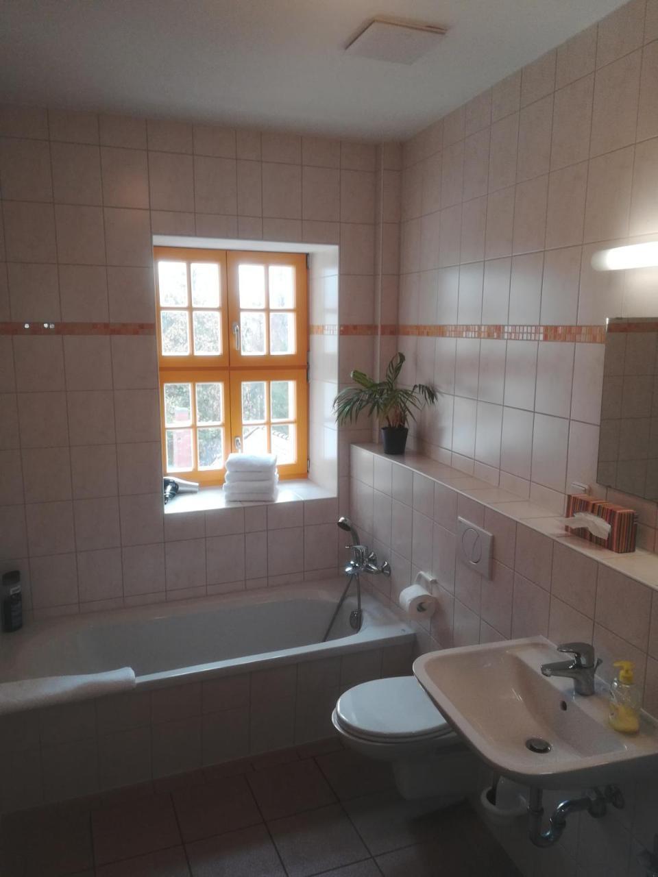 Hotel Altes Salzamt Bad Durrenberg Bagian luar foto